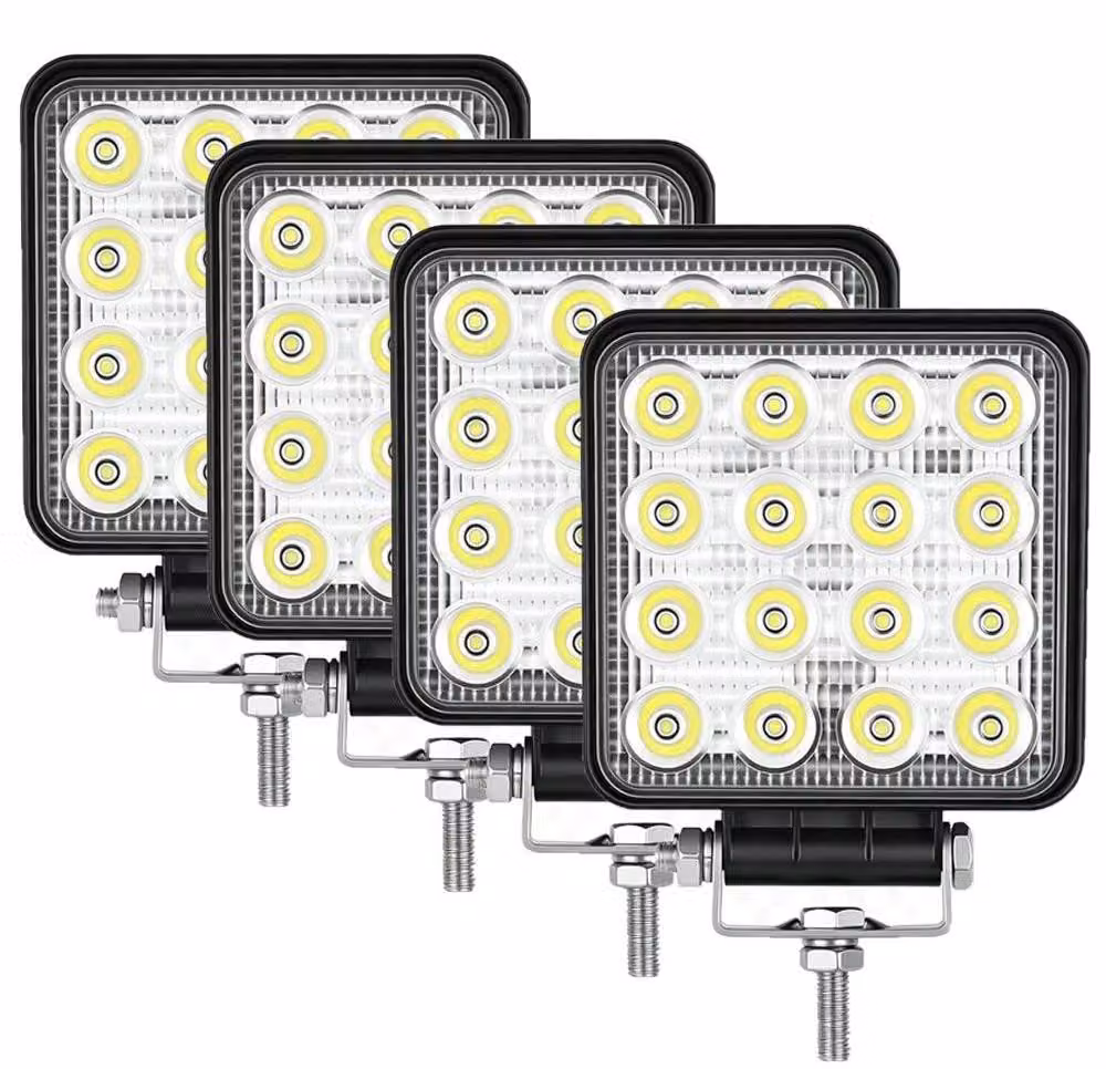 Lampada da lavoro a LED, impermeabile, con luminosità da 3400 a 4800 lumen, dotata di 4 fari a fascio concentrato