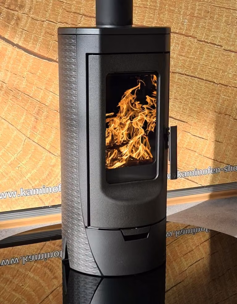 Plamen Tara - stufa a legna in ghisa a libera installazione, 6 kW