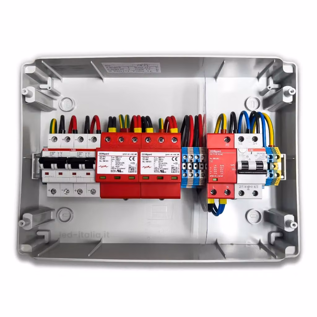 Quadro AC/DC Monofase ABB 6kW con 2 Stringhe 2 MPPT, Centralino IP65 da 18 Moduli Bianco, Interruttore Magnetotermico Differenziale e Scaricatore, 32A 230V / 20A 600VDC – 2