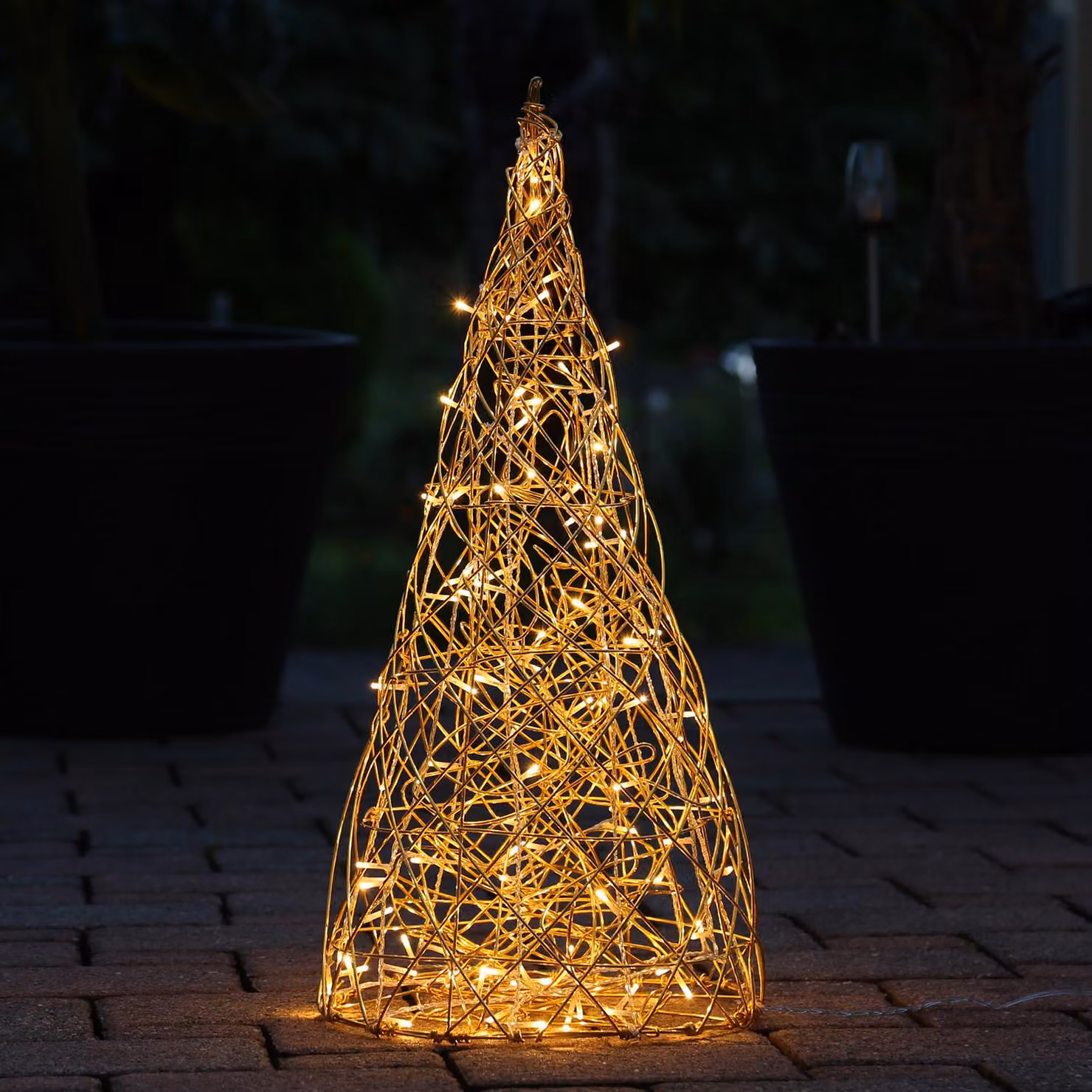 Lampada da giardino a LED 3D a forma di cono - 70 cm, realizzata in filo metallico - 100 LED bianco caldo - per uso esterno - filo dorato
