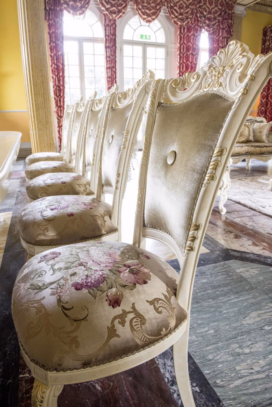 Luxus Sessel Stuhl Stühle Wohnzimmer Möbel Esszimmer Lehnstuhl Polsterstuhl