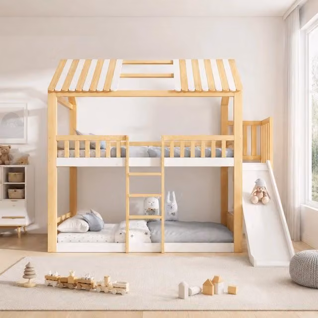Letto a castello per bambini 90x200 cm con tetto a capanna; mensola e scivolo; legno bianco e naturale