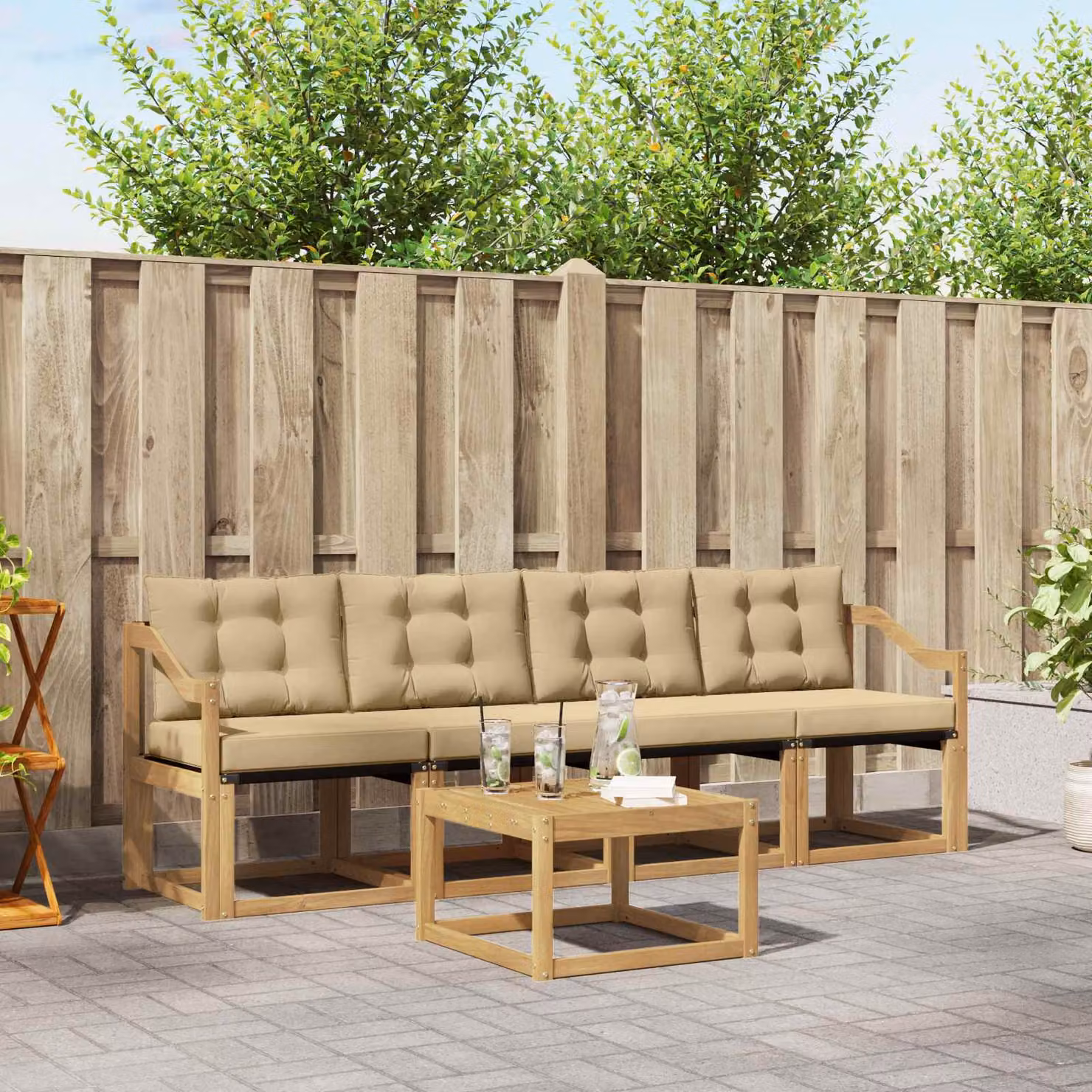 Set di divani da esterno vidaXL 5 pezzi in legno di acacia con cuscini, bianco e beige