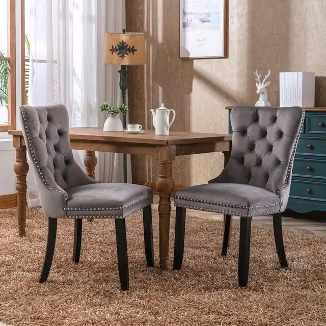 Set di 2 sedie Nikki Xylo in velluto grigio con gambe in legno e seduta capitonné – 1