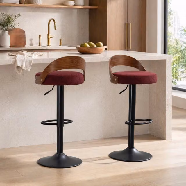Set di 2 sgabelli da bar MODFU girevoli a 360° regolabili in altezza, rivestimento in lino rosso con schienale effetto noce – 1