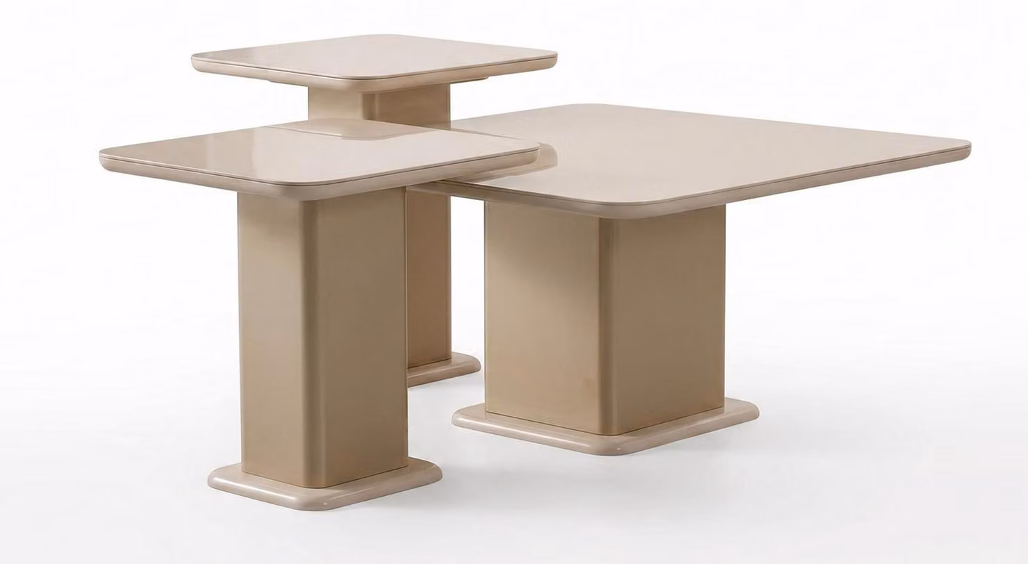 Tavolino da divano beige, design moderno, finiture di alta qualità, lussuoso ed elegante