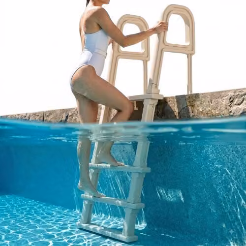 VEVOR Scala per Piscina con Corrimano Doppio a 5 Gradini Inclinata a 75° Scaletta per Piscina, Gradini Antiscivolo Resistenti, Capacità di Carico 136 kg per Piscine Interrate e Fuori Terra 121-137 cm