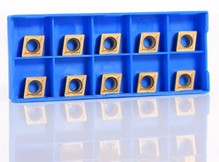 Inserti di taglio in metallo duro - Confezione da 10 pezzi - Utensili da tornitura in metallo duro - Inserti intercambiabili - Modello CCMT09t304 CCMT32.5 - Dimensioni 6 x 10 x 4 mm - Inserti di taglio