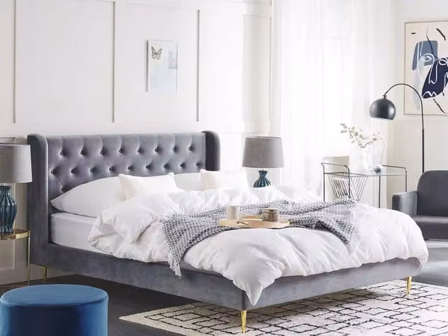 Letto matrimoniale Beliani in velluto grigio con struttura imbottita design moderno L 180 x P 200 x H 106 cm