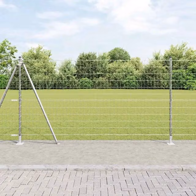 Recinzione Euro da esterno vidaXL in acciaio zincato argento con base in cemento L: 25 m, H: 1,2 m