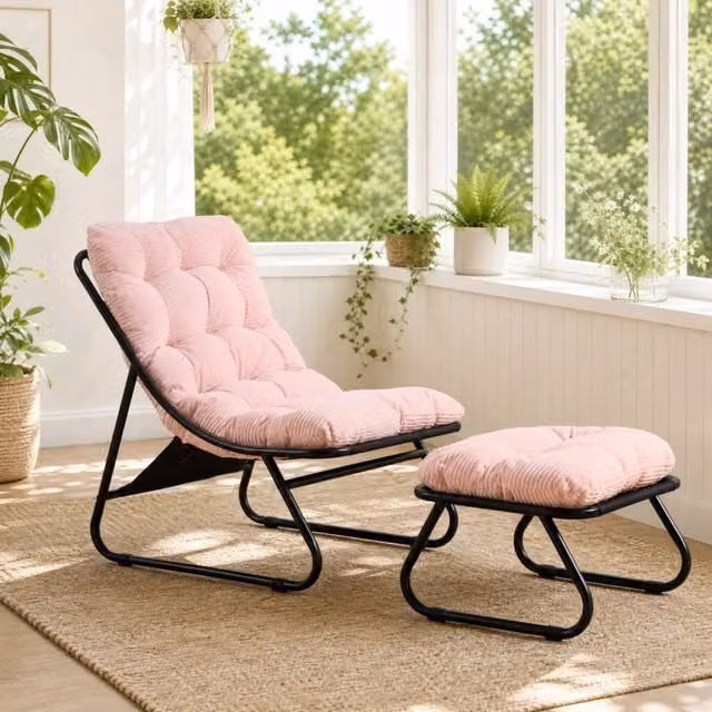 Poltrona da esterno con pouf poggiapiedi Mivray in velluto a coste rosa e struttura in metallo nero