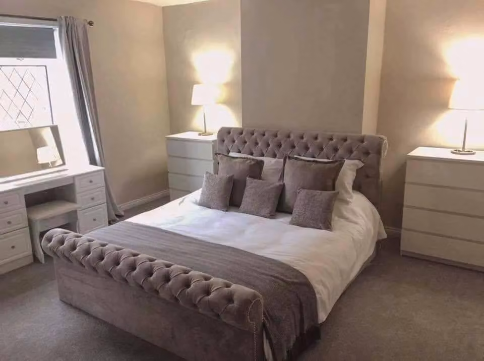Chesterfield Hotel Doppel Leder Bett Schlafzimmer Polster Luxus Betten 200x200cm