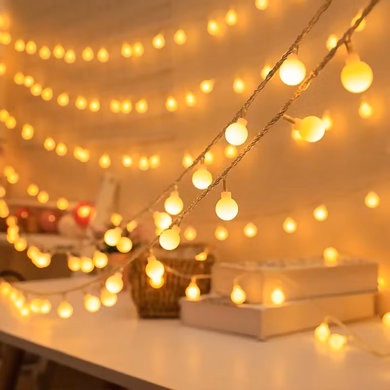 Catena luminosa a forma di globo, 40 LED, lunghezza 5,95 metri, alimentazione a batteria, luce bianco caldo