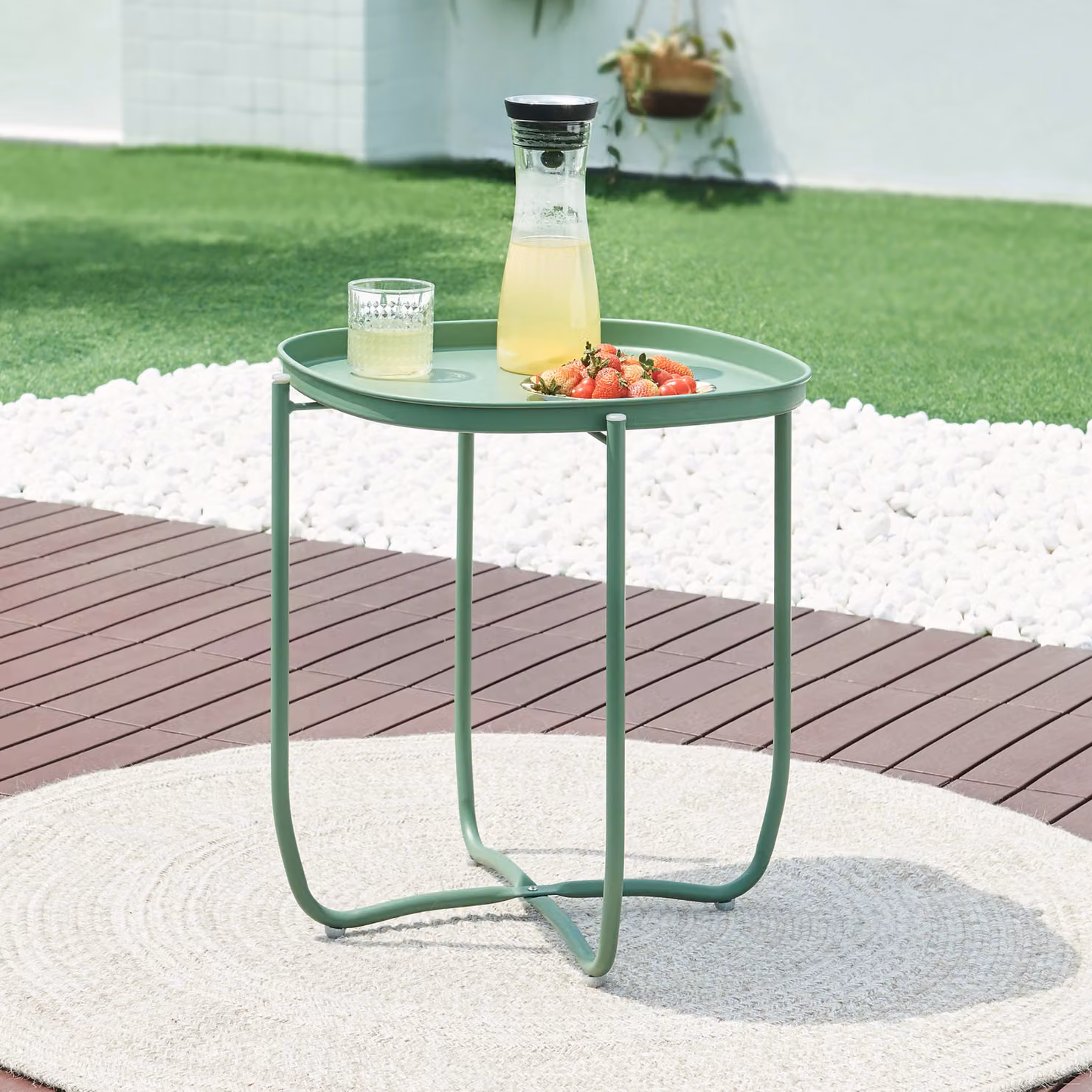Tavolino 'Sandefjord' rettangolare con un vassoio estraibile in acciaio 53 x 46 x 46 cm Verde
