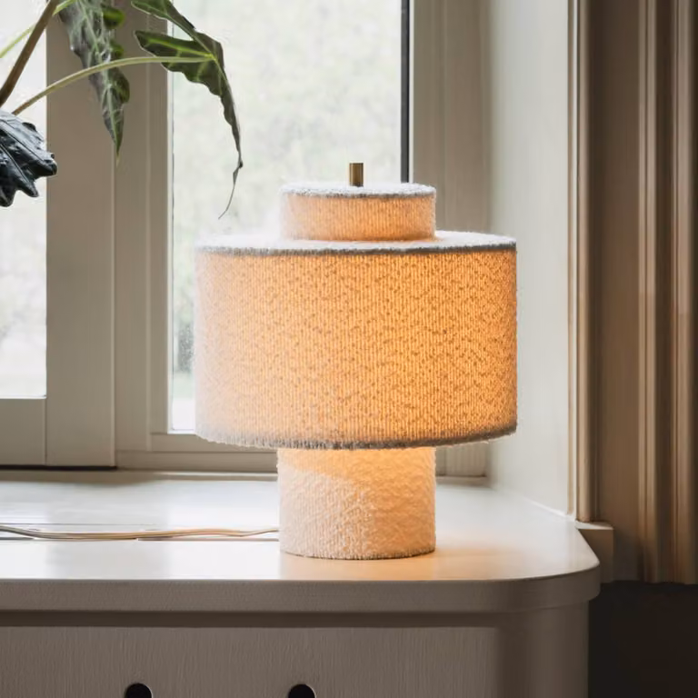 Globen Lighting Lampada da tavolo Noah, Bianco / Opale, Soggiorno / Sala da pranzo, Tessuto / Stoffa / Seta, Scandinavo, Lampada da tavolo