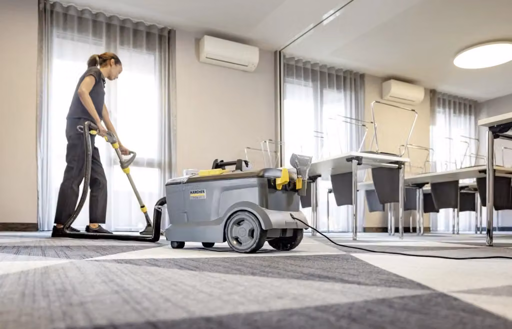 Lavatappeti e lavamoquette professionale Karcher Puzzi 10/1 colore antracite e grigio – 2