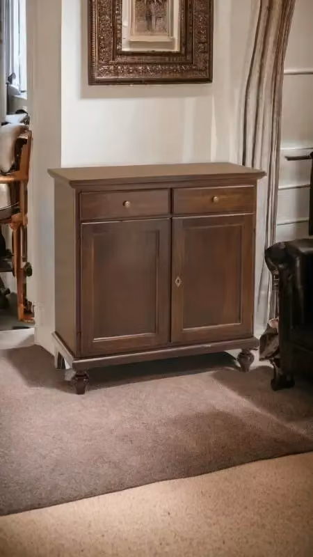 Madia credenza a 2 porte in legno massello Mobili 2G tinta noce L: 90 cm, P: 40 cm, H: 94 cm – 2