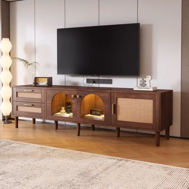 Mobile porta TV in truciolato con LED 2 cassetti in rattan e 3 ante di cui 2 in vetro marrone 180 × 40 × 50 cm