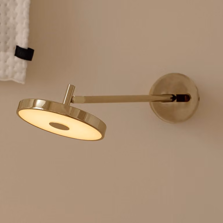UMAGE Applique da parete di design Asteria LONG HW, dimmerabile, Ottone / Oro, Soggiorno / Sala da pranzo, Metallo, Design, Applique