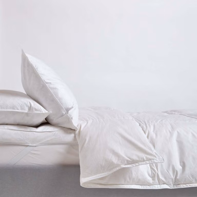 HOMESCAPES piumone invernale, classe di calore 4, piumone in piuma d'anatra e piumino, 230 x 220 cm