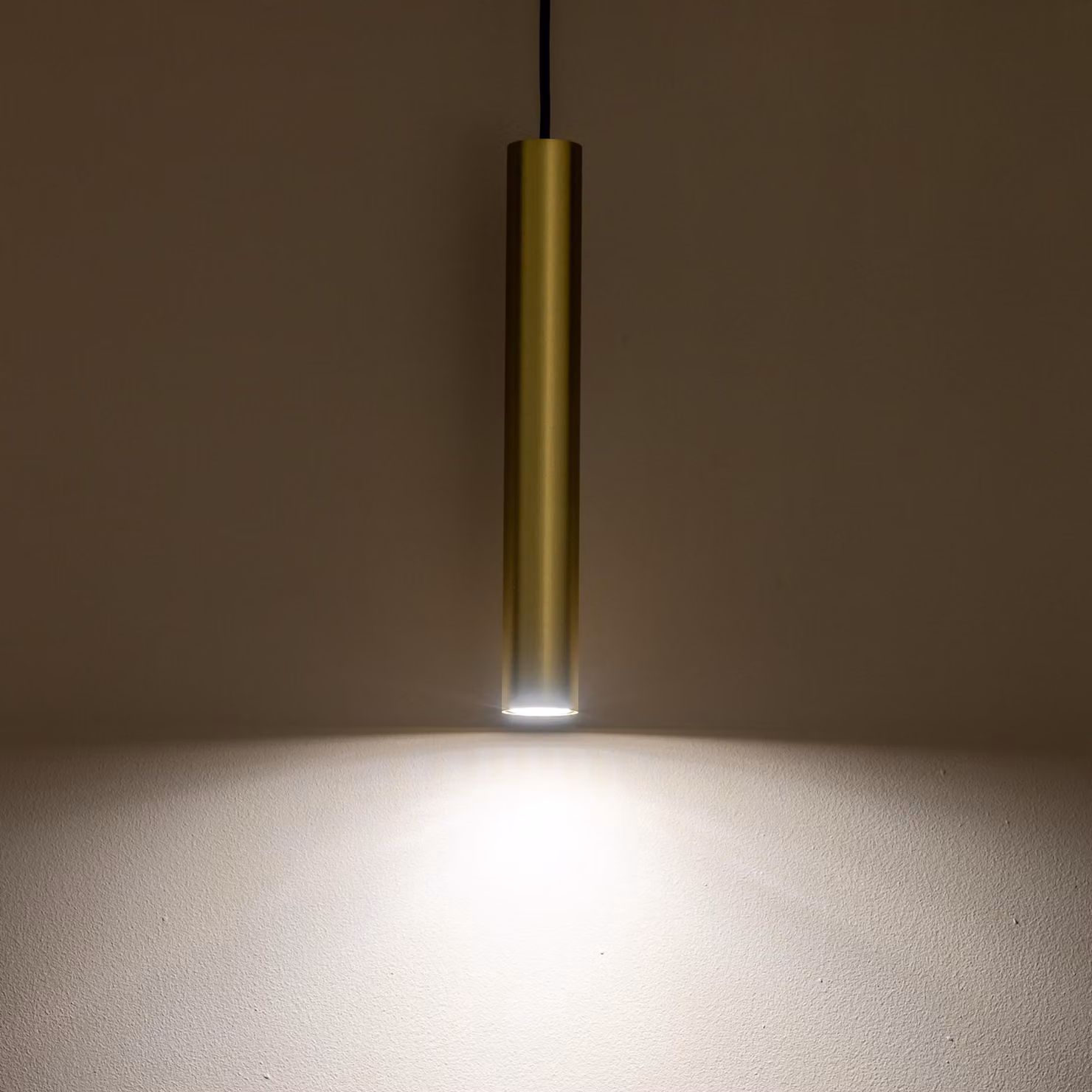 Lampada a sospensione tubolare dorata Fourty M Nowodvorski 10772
