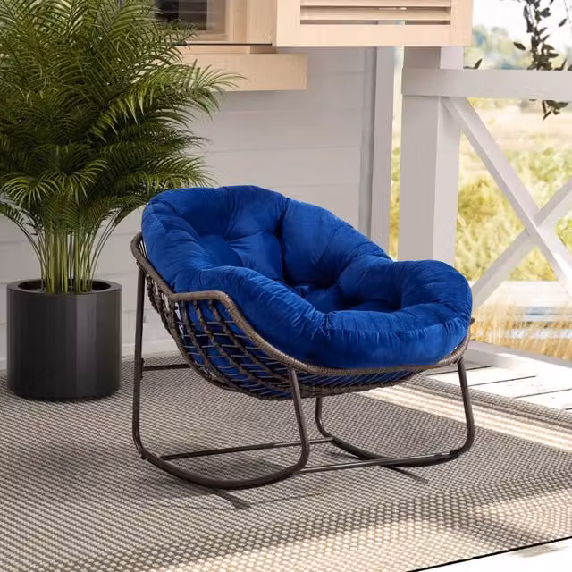 Sedia a dondolo da esterno WISHDOR in rattan sintetico e metallo con cuscino, colore blu – 1