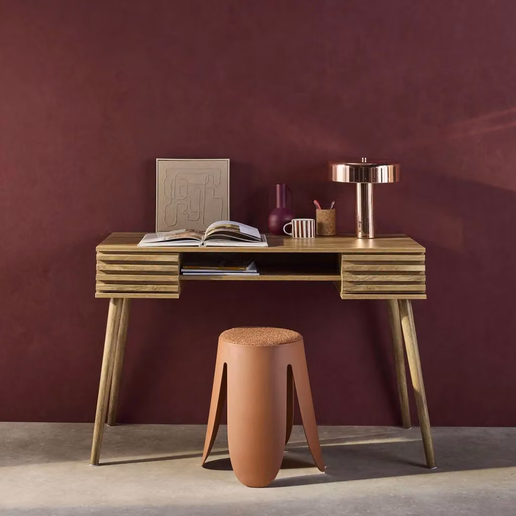 Scrivania moderna Sweeek in legno effetto eucalipto marrone, L: 120 cm, P: 60 cm, H: 76,5 cm – 2