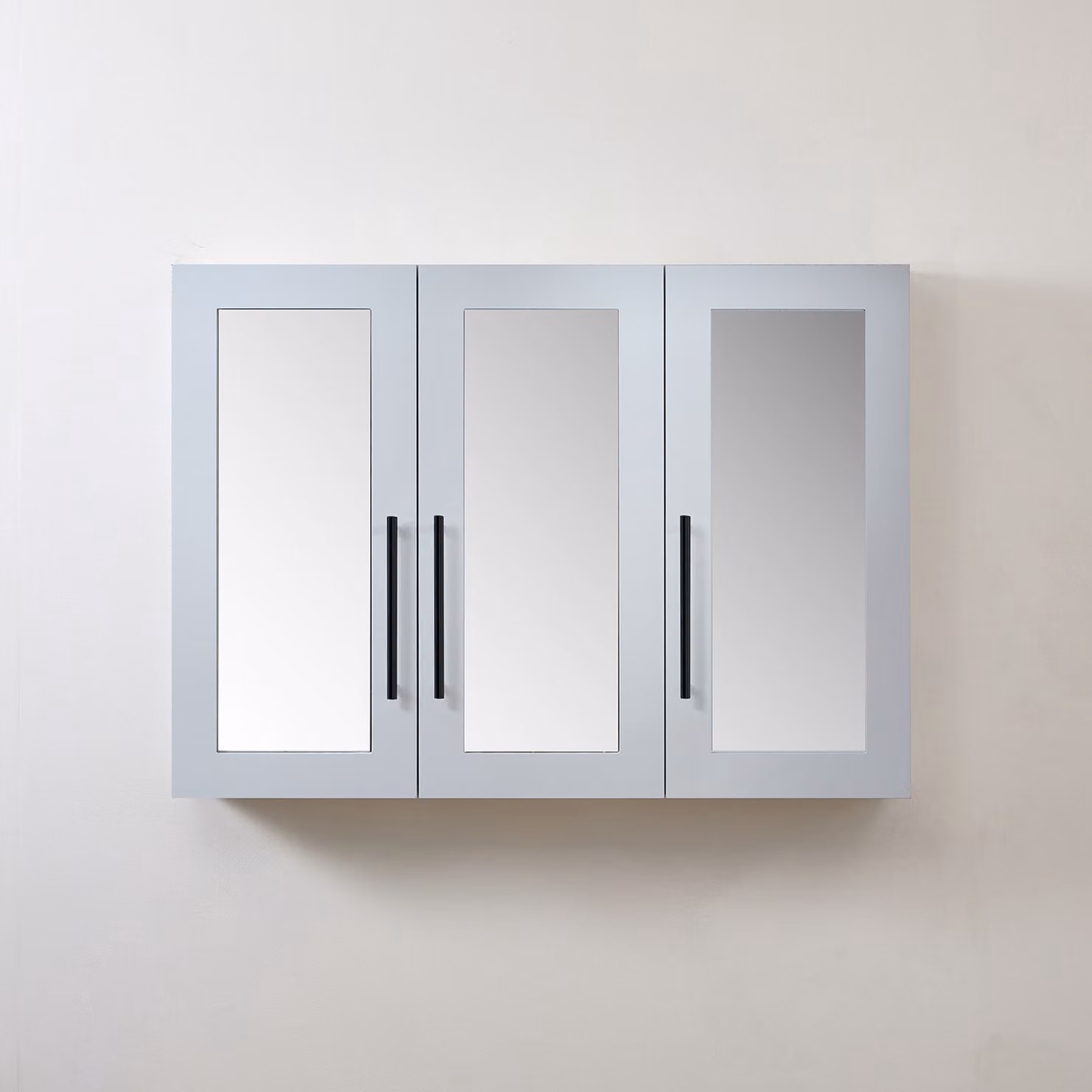 Mobiletto a Specchio da 600mm x 650mm Bianco - Completo di Maniglie Moderne a Barra Nere - Cluo