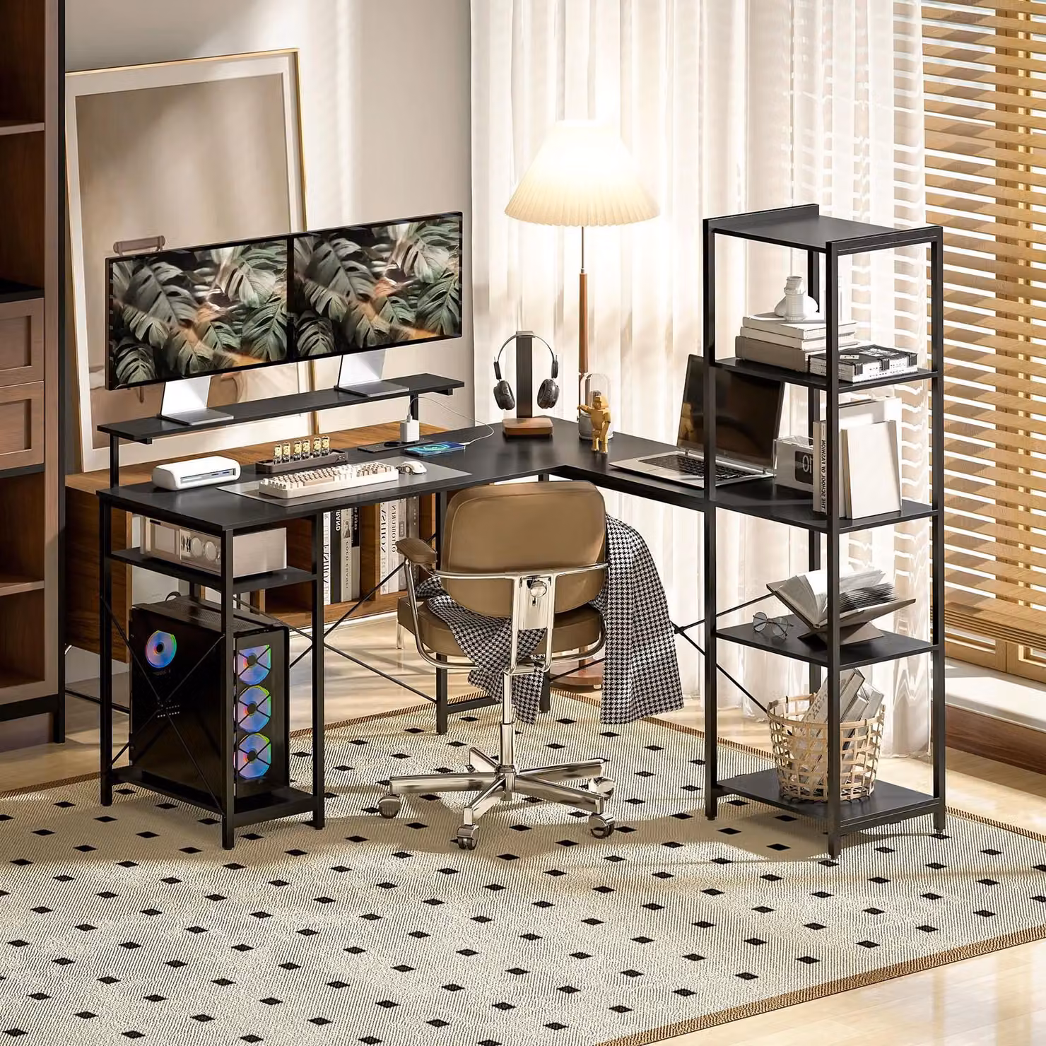 okwish Scrivania angolare a L per computer con stazione di ricarica integrata, scrivania per ufficio con supporto per monitor per casa, ufficio, nero