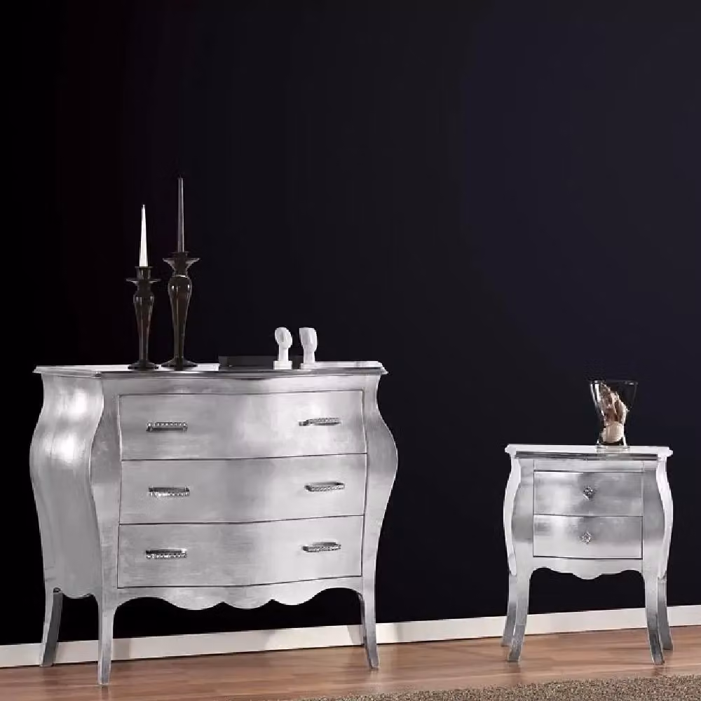 Set da camera da letto Mobili 2G composto da una cassettiera e due comodini bombati con finitura foglia argento e maniglie Swarovski – 2