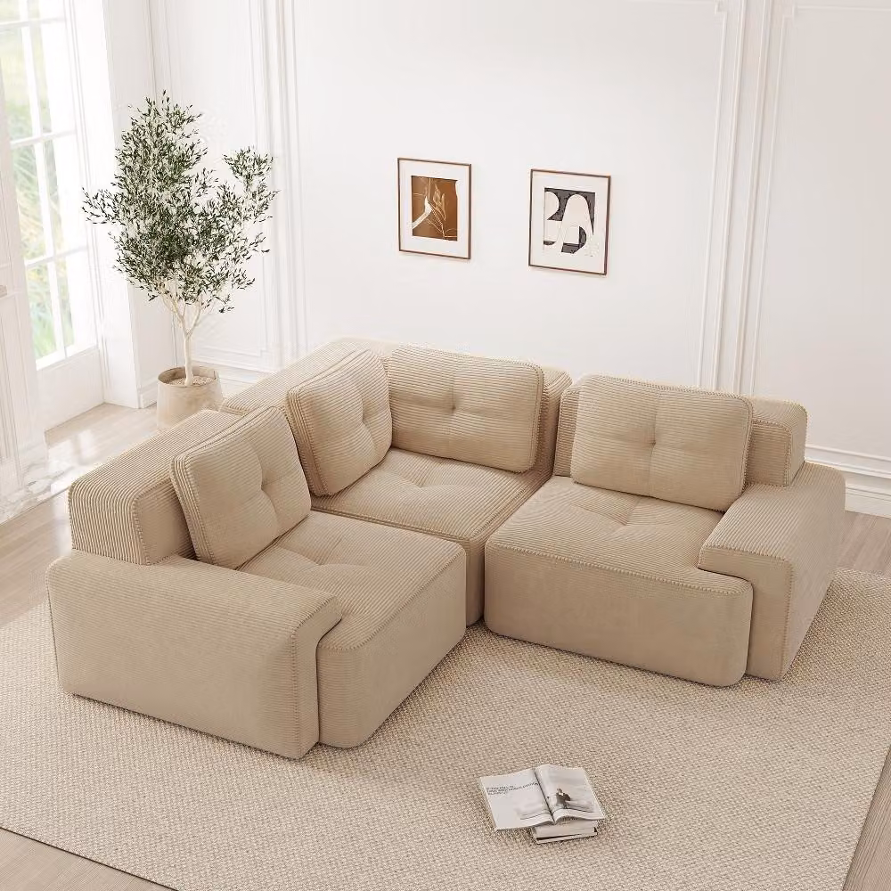 Divano beige senza cornice, sistema modulare Cord, divano a tre posti con seduta bassa e profondità di 74 cm, resistente ai graffi e pronto all'uso immediatamente, senza necessità di montaggio.