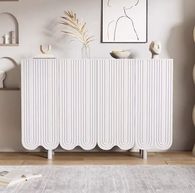 Credenza ULEVR 120x37,5x80,8 cm con 4 ante scolpite, ripiani interni e cerniere ammortizzate, bianca