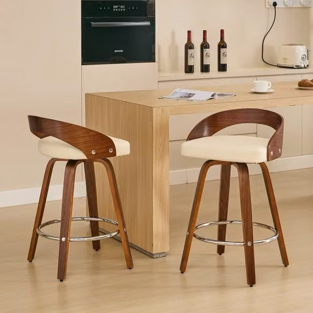 Set di 2 sgabelli da bar girevoli Minimal beige con seduta imbottita in ecopelle e gambe in legno, Altezza seduta: 63 cm