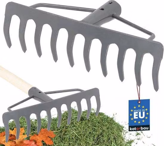 Rastrello a ventaglio in acciaio grigio con denti robusti per la cura del prato e del giardino