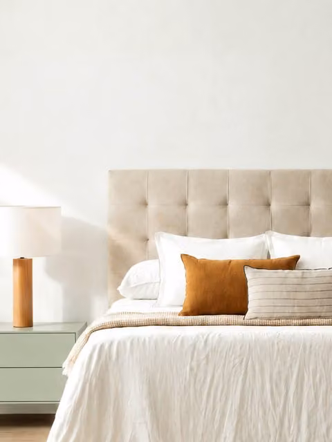 Testata imbottita Kenay Home beige per letto 140 cm