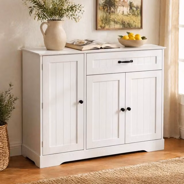 Credenza moderna MIVRAY in MDF bianco con 3 ante e cassetto, ripiani regolabili e maniglie nere per soggiorno, ingresso o sala da pranzo