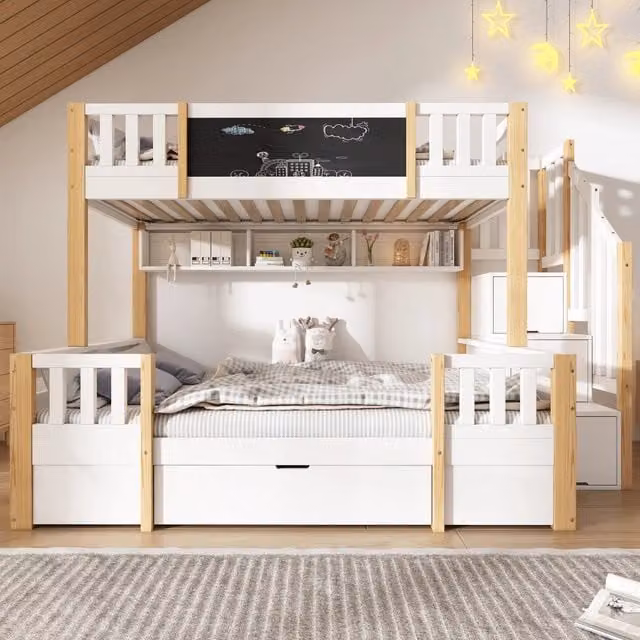 Letto a castello con lavagna; scala-armadio e cassetti; superiore 90x200 e inferiore 140x200 cm; bianco e naturale