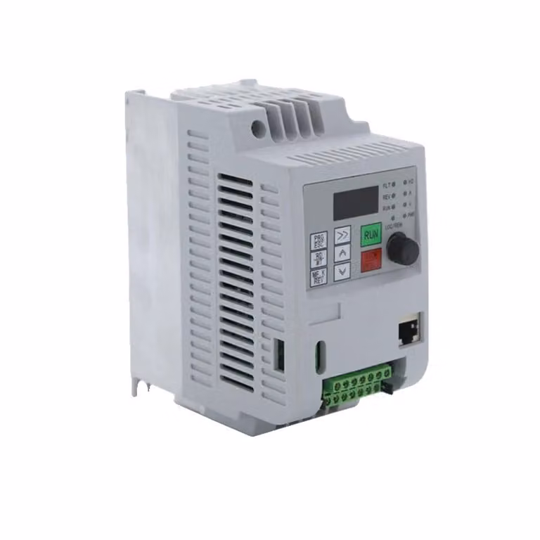 Convertitore da monofase a trifase, 220V 1,5KW/2,2KW, controllo efficiente del motore, gamma di frequenza versatile, 220V 2,2KW, 1 fase 220V, 3 fasi 220V
