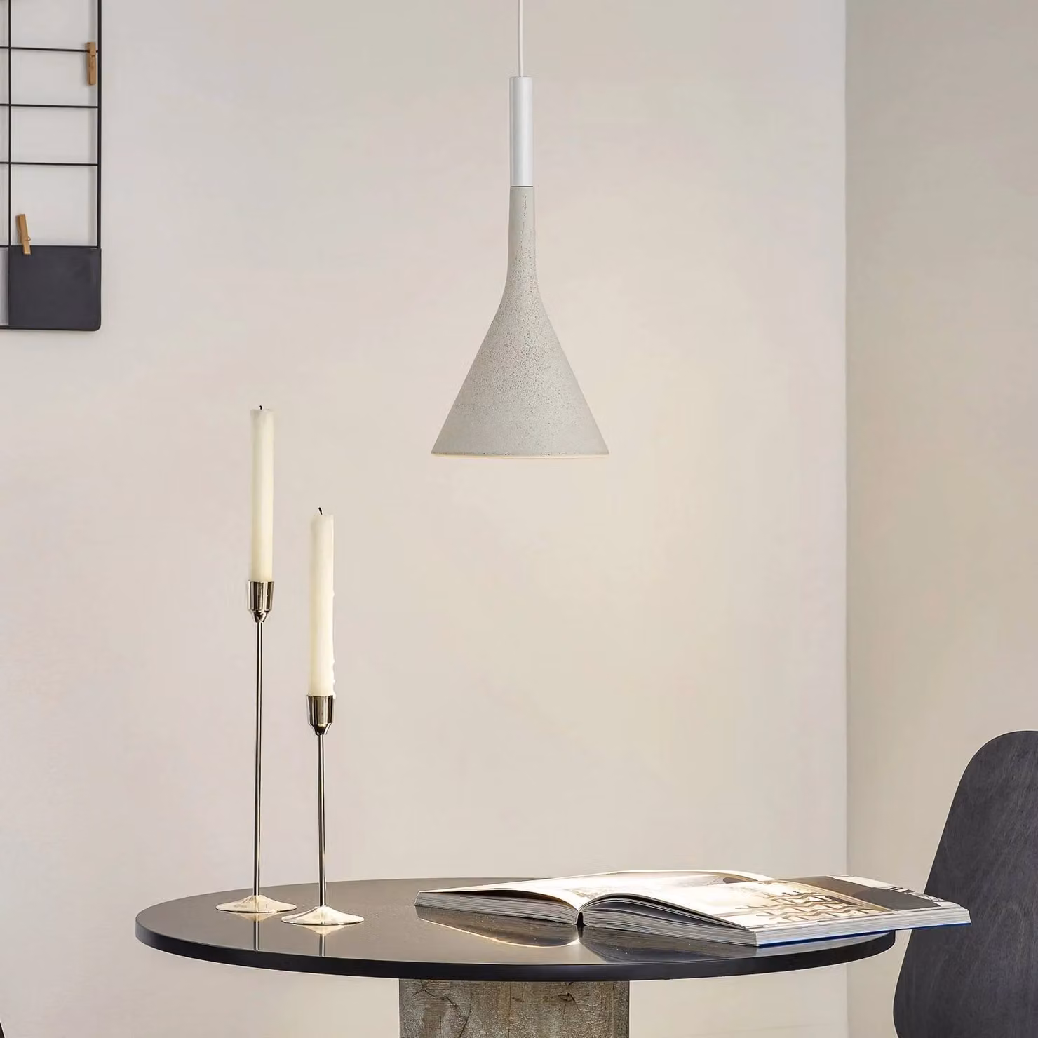 Foscarini Lampada a sospensione Aplomb, dimmerabile, Bianco / Opale, Cucina, calcestruzzo / cemento, Design, Lampada a sospensione