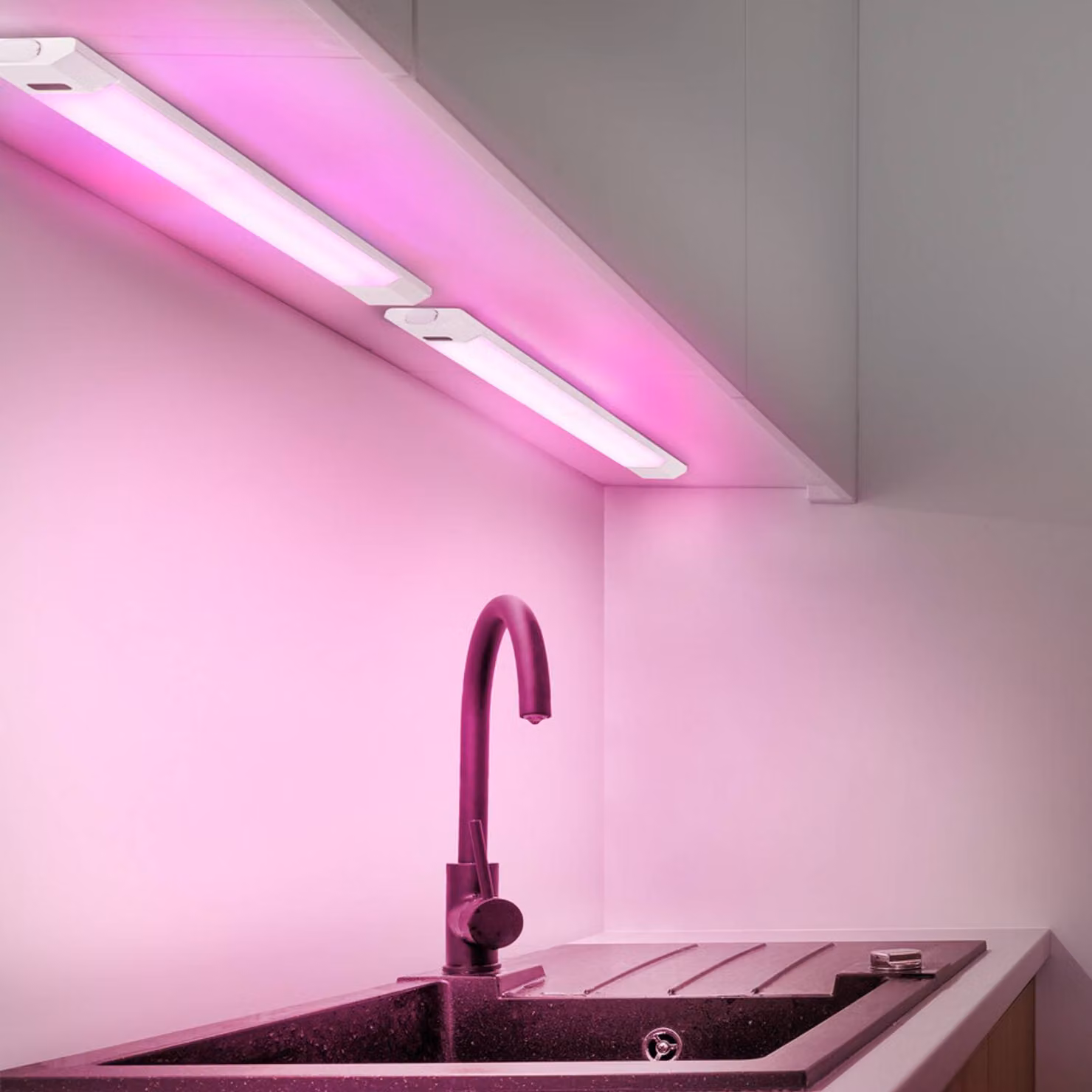 OSRAM Lampada LED per mobili Linear Edge Sensor RGBW 50 cm bianca Sensor, dimmerabile, Bianco / Opale, Cucina, Alluminio, Lampade per mobili