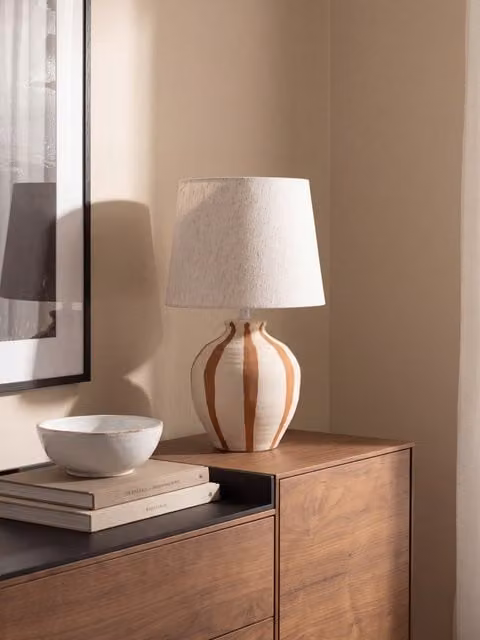 Lampada da tavolo Shape Kenay Home in ceramica e tessuto bianca e terracotta H 41 cm, L 25 cm
