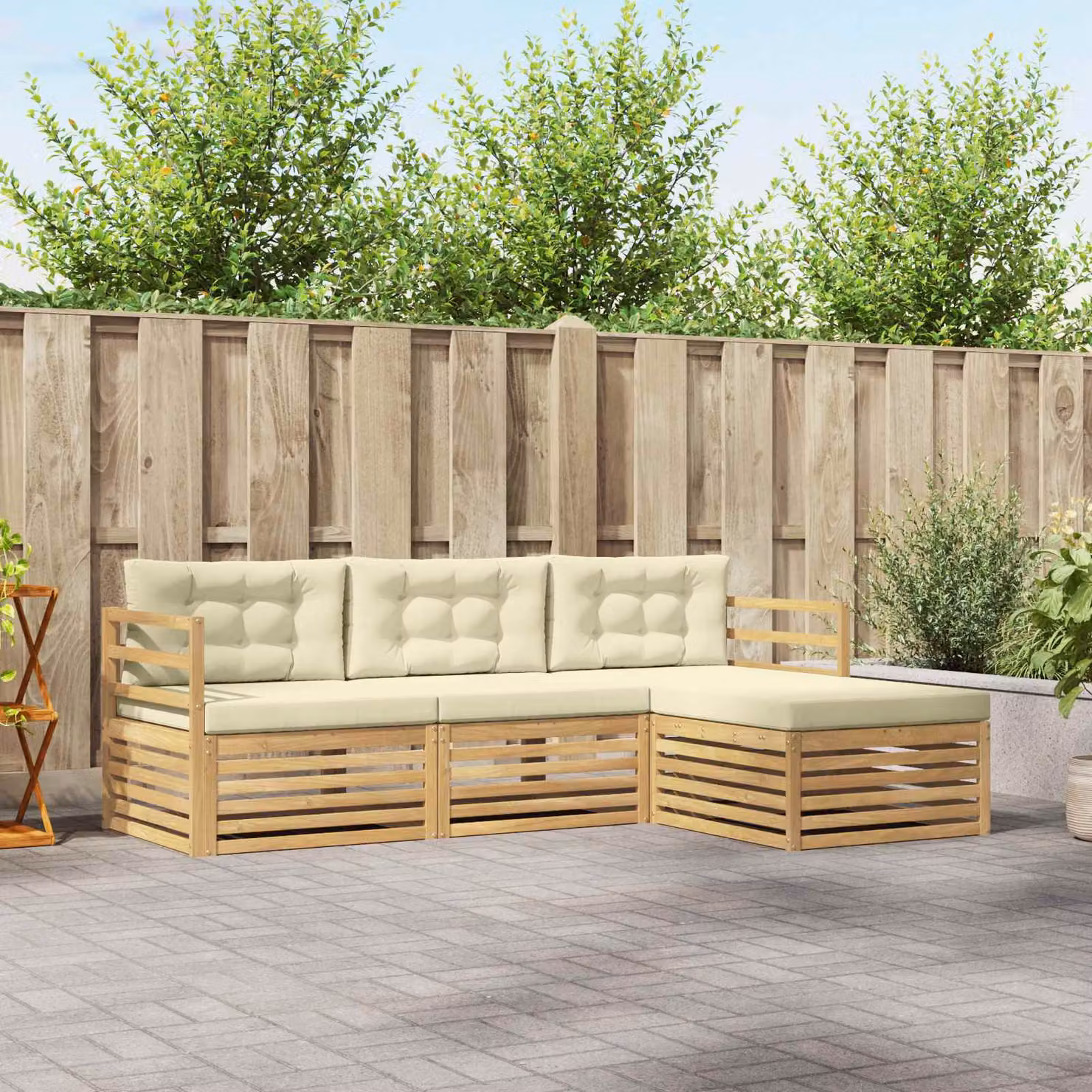 vidaXL Set di divani da esterno a L con pouf, struttura in legno di acacia e cuscini in poliestere bianco e beige