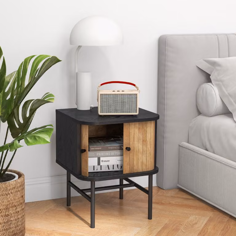 Comodino Costway in stile mid-century con ante scorrevoli e gambe in metallo, tavolino laterale per soggiorno o camera da letto, Nero
