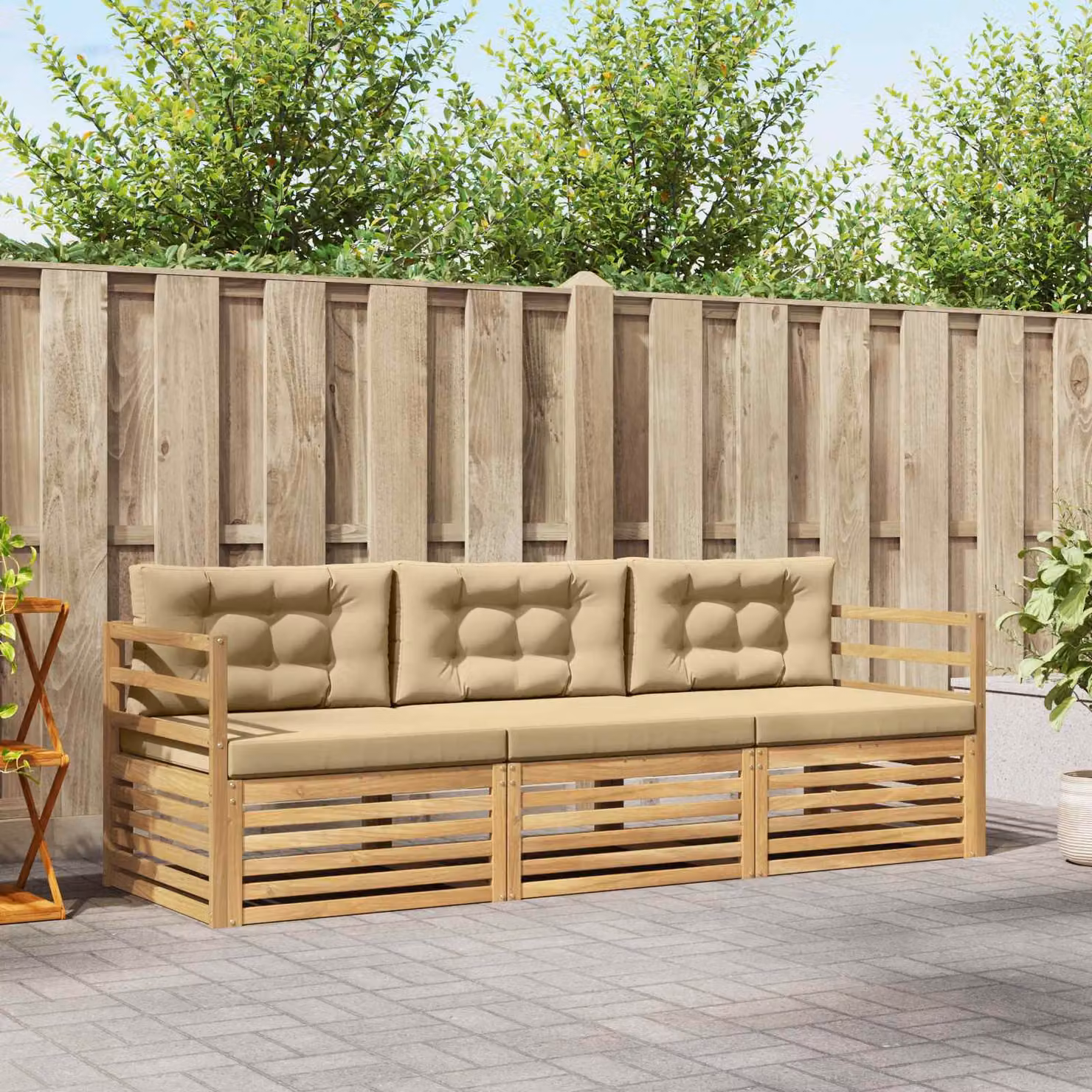 Set di divani da esterno vidaXL 3 pz in legno di acacia con cuscini bianchi e beige
