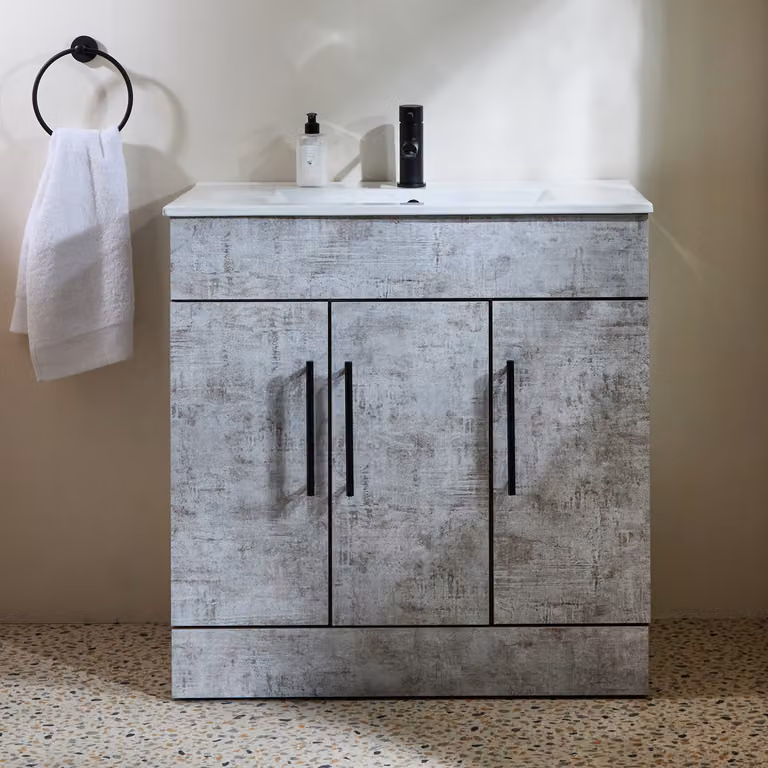 Mobile Bagno a Terra Grigio Cemento da 810mm con Lavabo e Maniglie Nere con Barra a T - Cluo
