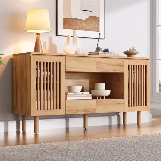 Sideboard 140 x 35 x 71 cm in MDF con 4 cassetti; 2 ante a lamelle e gambe in legno massello; naturale