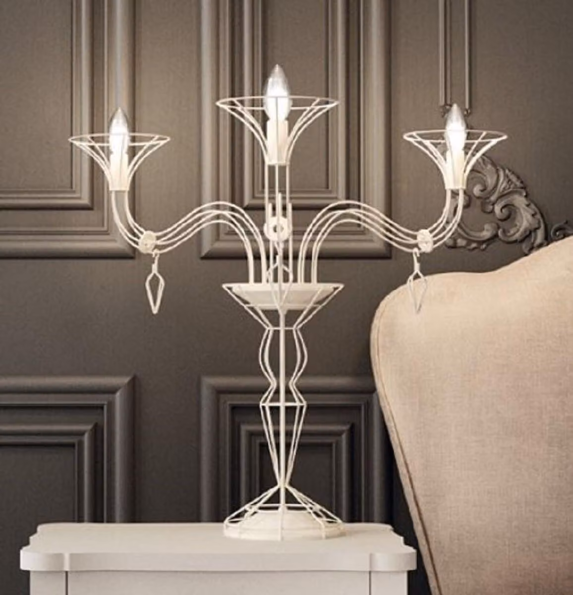 Casa Padrino lampada da tavolo liberty bianca Ø 70 x H. 60 cm - Lampada da tavolo in metallo nobile - Lampade da tavolo in stile barocco e liberty - Qualità eccellente - Italy