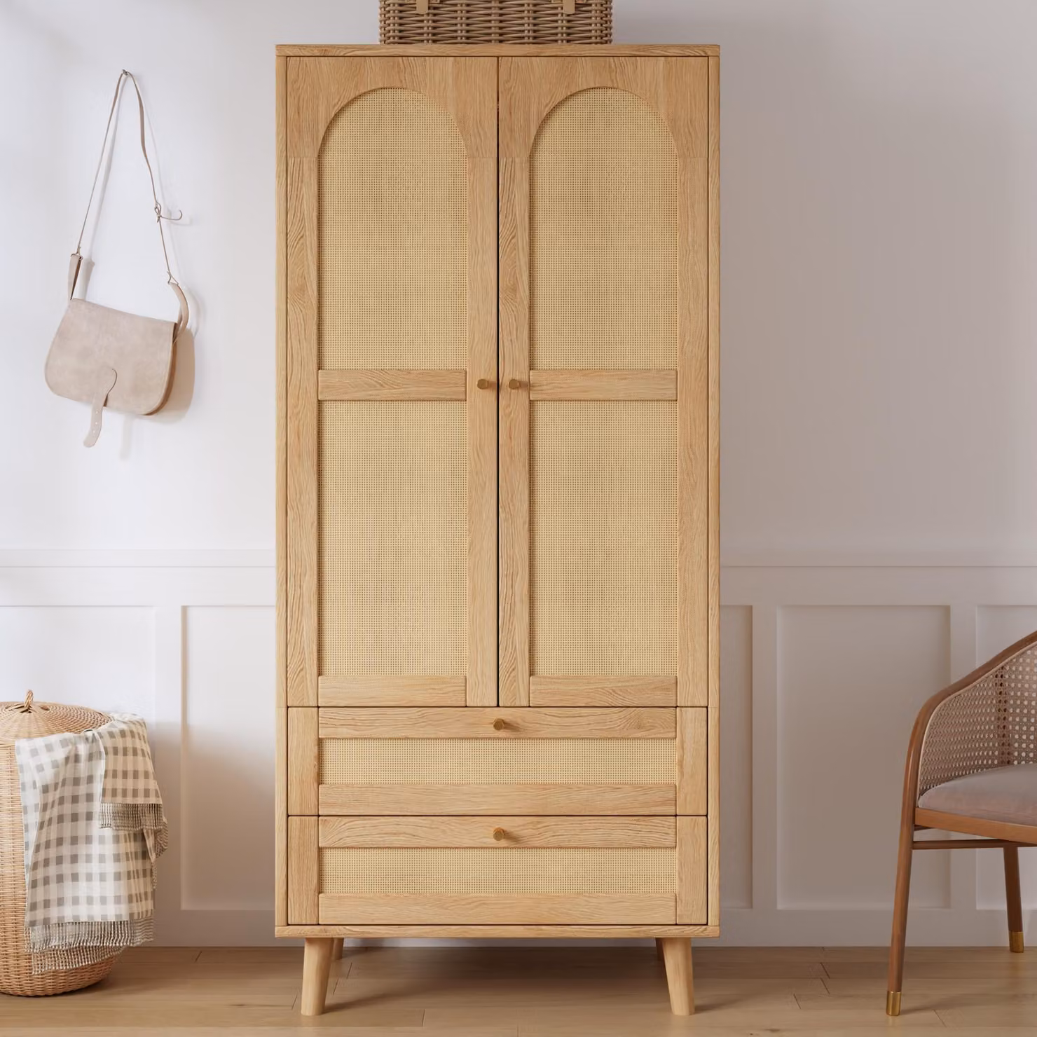 Armadio con design in rattan, dimensioni 80x50x180 cm, realizzato in MDF con finitura effetto legno naturale, dotato di asta appendiabiti e 2 cassetti, ideale per la camera da letto