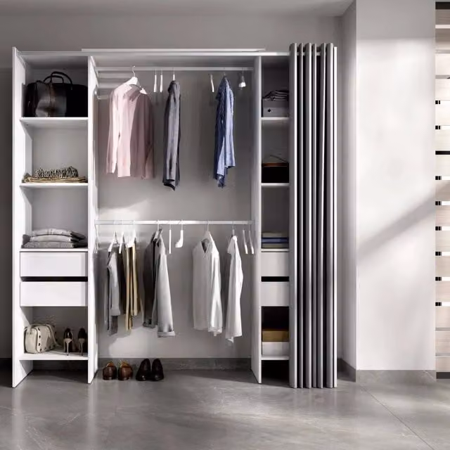 Guardaroba Era DMORA, Struttura per cabina armadio moderna con appendiabiti, cassetti e ripiani, L: 180 cm, P: 50 cm, H: 205 cm, Bianco e Grigio