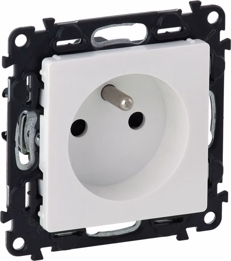 Presa di corrente Legrand 2P+Z 16A 250V senza copertura terminali a vite bianchi (753185)